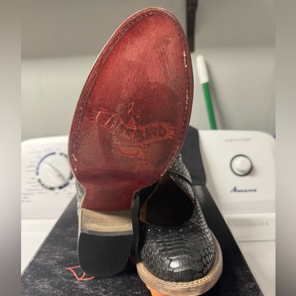 I don’t reach for these in my closet anymore, great shoe just don’t wear them! - Picture 2 of 4